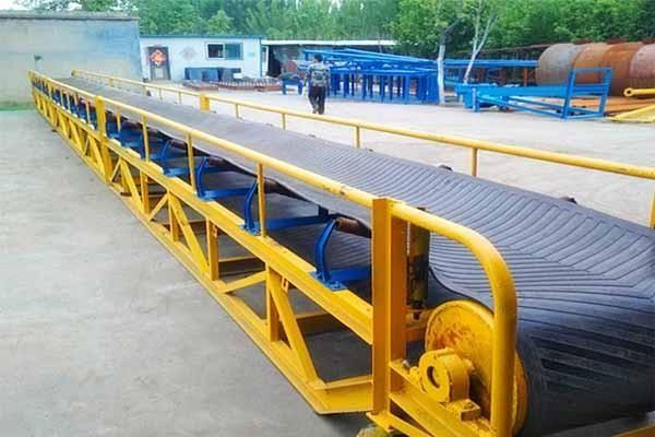 皮帶輸送機